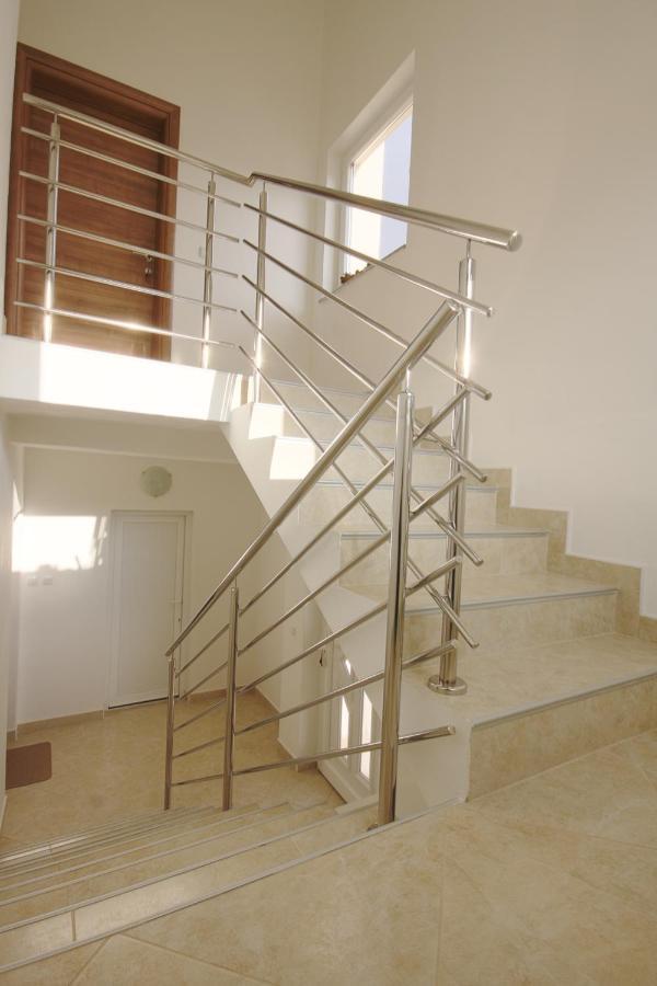 Apartmani Srdoc Baska  Bagian luar foto