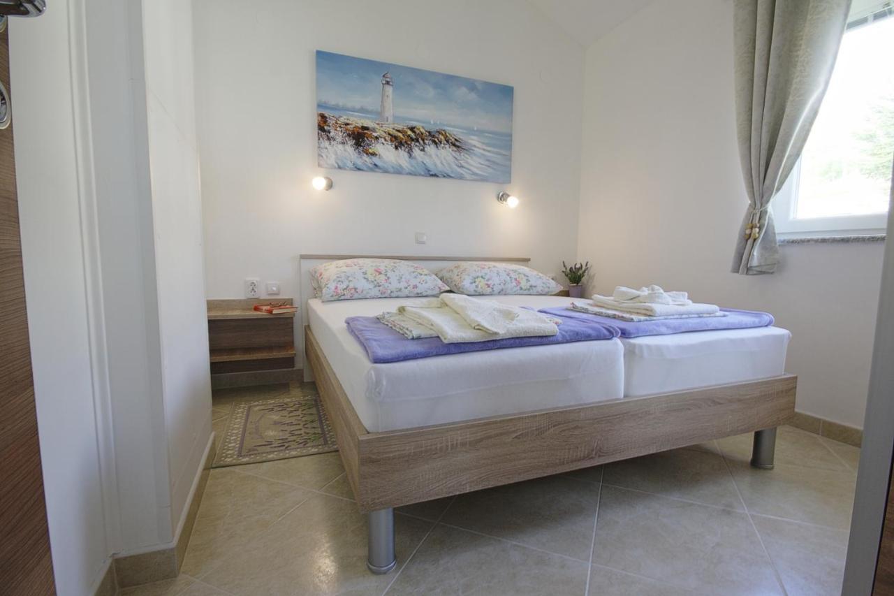 Apartmani Srdoc Baska  Bagian luar foto