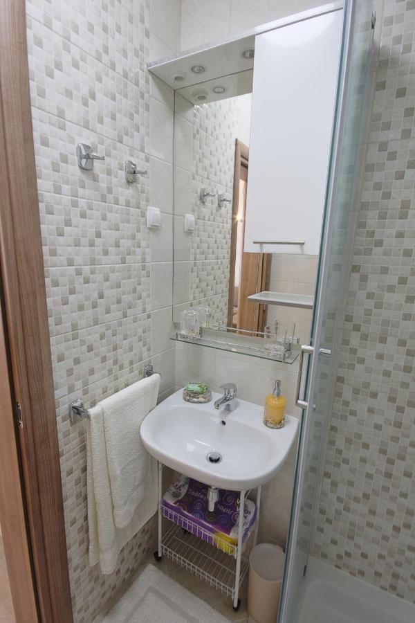 Apartmani Srdoc Baska  Bagian luar foto