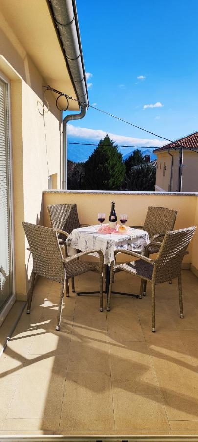 Apartmani Srdoc Baska  Bagian luar foto